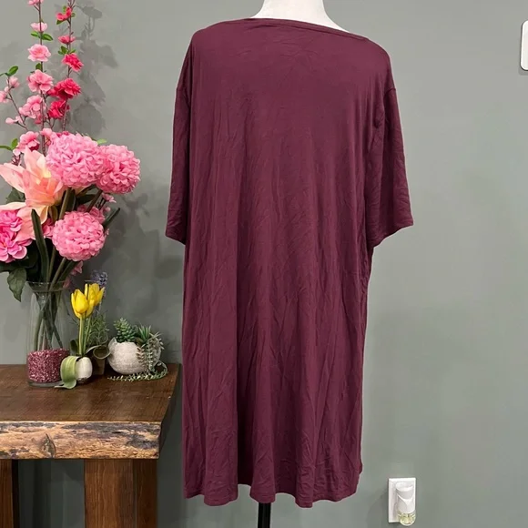 Amazon Essentials T-Shirt - Picture 4 of 11